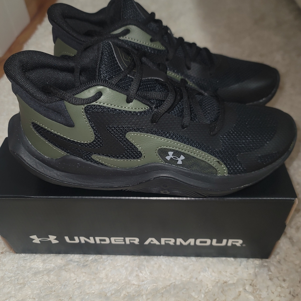 MUST GO!! Under Armour UA Jet '25 Black Athletic Shoes NWT